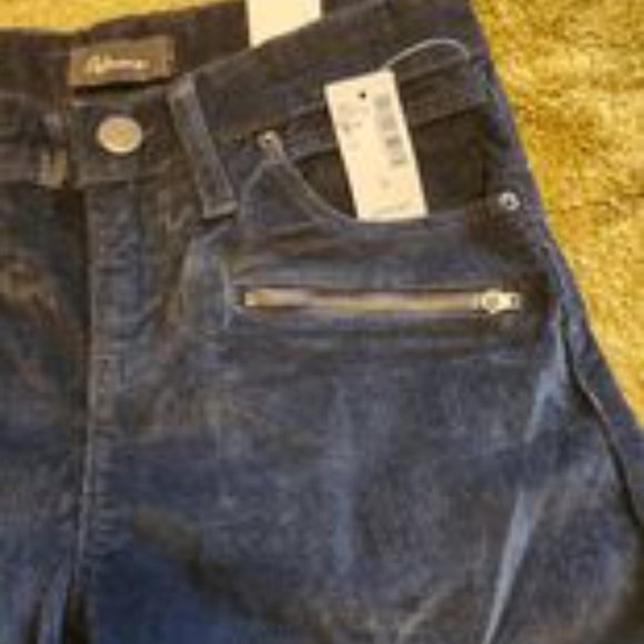 Reitmans corduroy size 0 - Picture 3 of 6